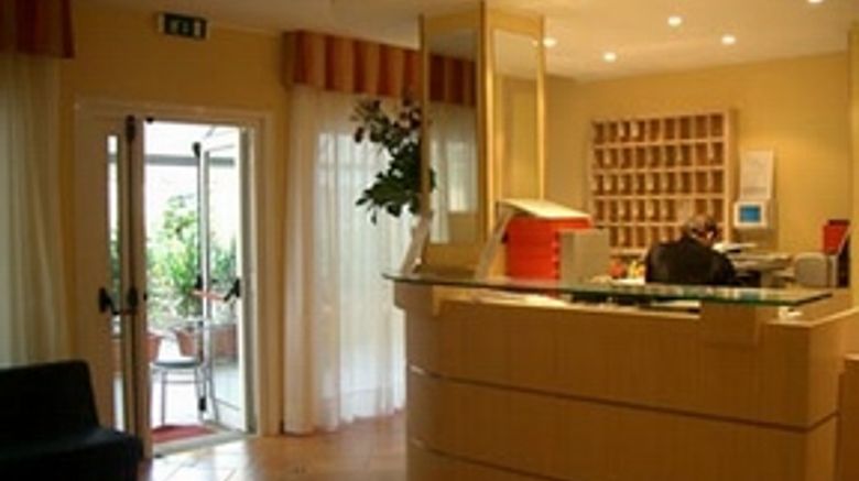 <b>Hotel Pacesetter Lobby</b>