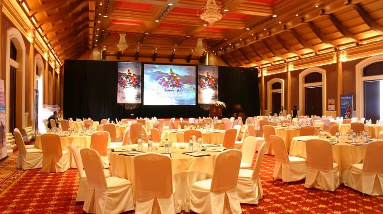 <b>The Dhara Dhevi Chiang Mai Meeting</b> <b>The Dhara Dhevi Chiang Mai Meeting</b>