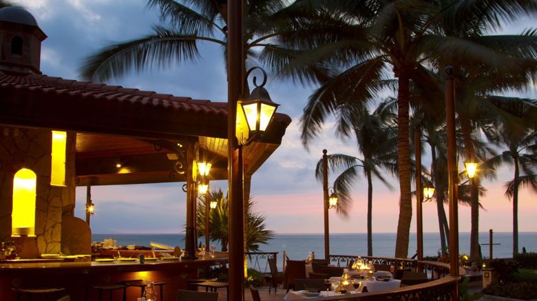 <b>Villa del Palmar Flamingos Restaurant</b> <b>Villa del Palmar Flamingos Restaurant</b>
