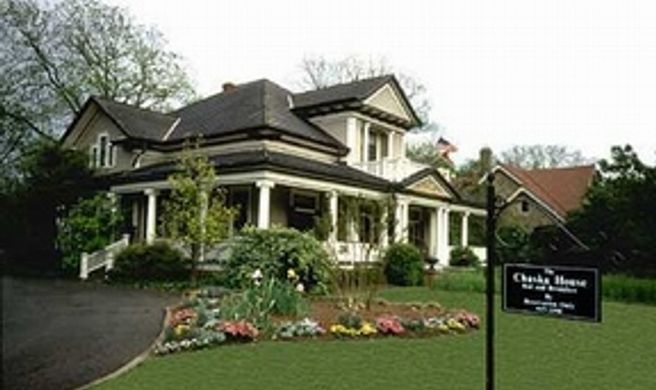 The Chaska House Bed & Breakfast Exterior