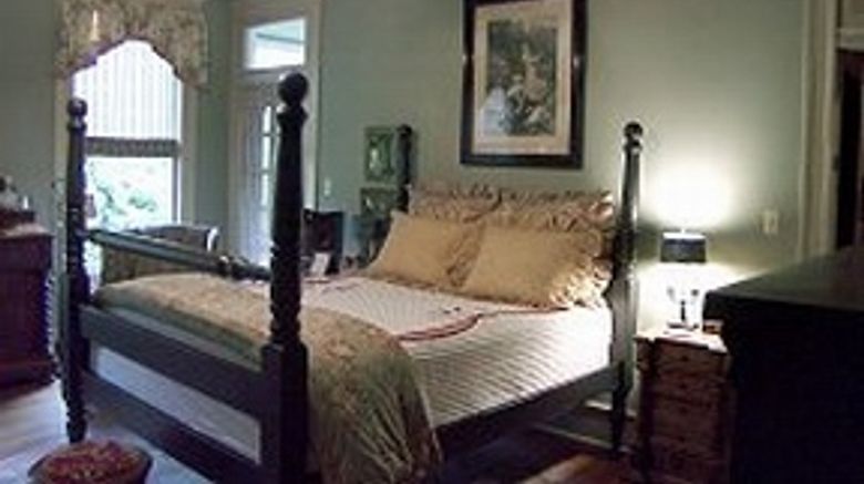 <b>The Chaska House Bed & Breakfast Room</b>