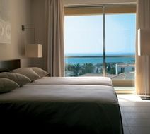 Suites San Rafael Room