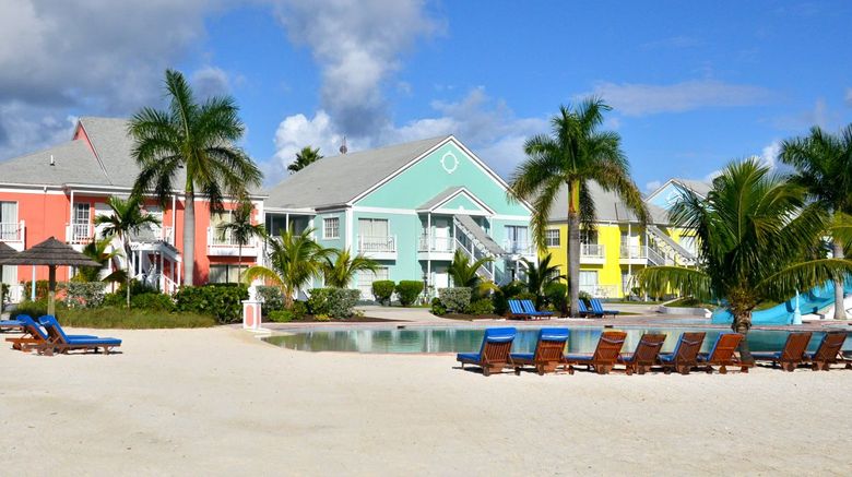 <b>Sandyport Beaches Resort Pool</b>