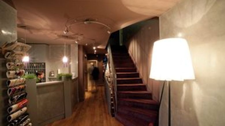<b>Airport HOTEL by The New Yorker Lobby</b>