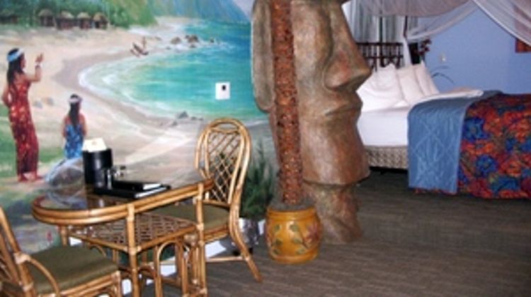 Chateau Avalon Room