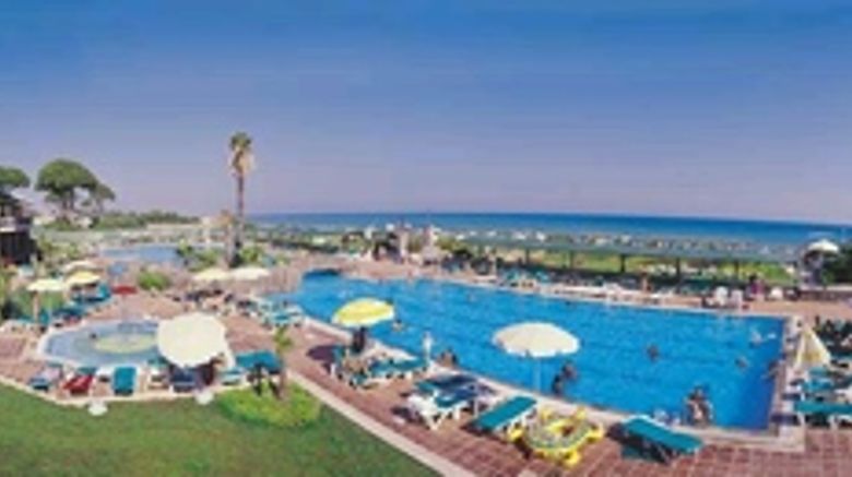<b>Maritim Pine Beach Resort Pool</b>
