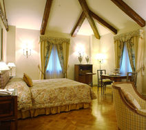 Villa Franceschi Room