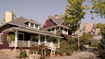 1889 WhiteGate Inn & Cottage