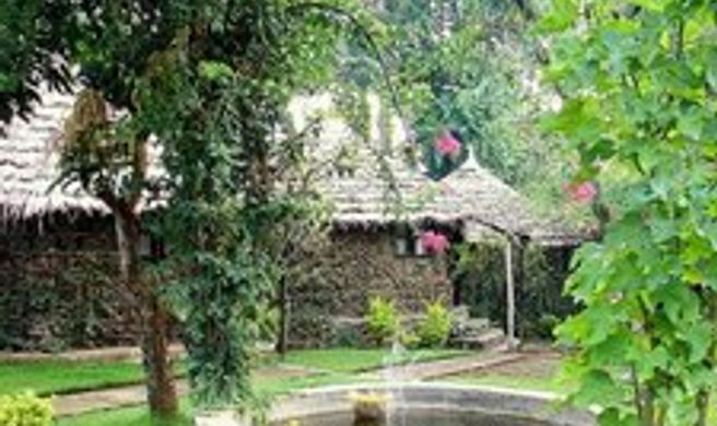 L'Oasis Lodge and Annexe Exterior