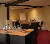 L'Oasis Lodge and Annexe Meeting