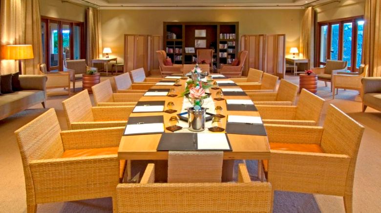 <b>Maradiva Villas Resort & Spa Meeting</b> <b>Maradiva Villas Resort & Spa Meeting</b>