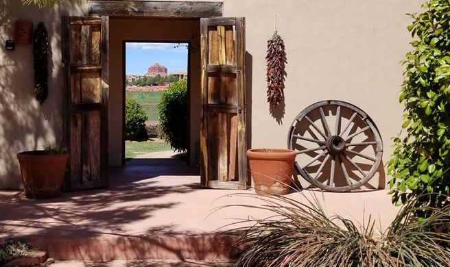 Adobe Hacienda B & B Exterior