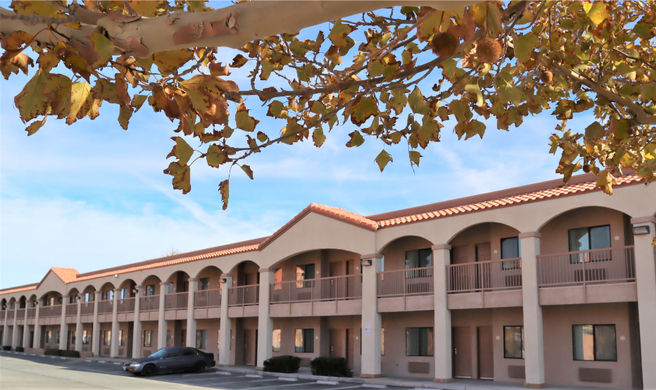 Starlight Inn & Suites Exterior