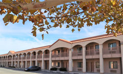 Starlight Inn & Suites