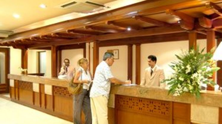 Earl's Regency Lobby