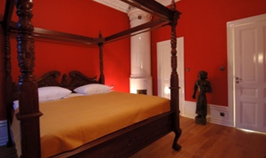 Hellsten Hotel Room
