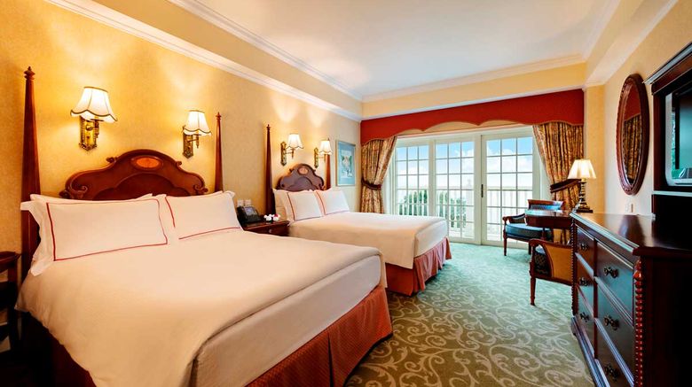 <b>Hong Kong Disneyland Hotel Room</b>