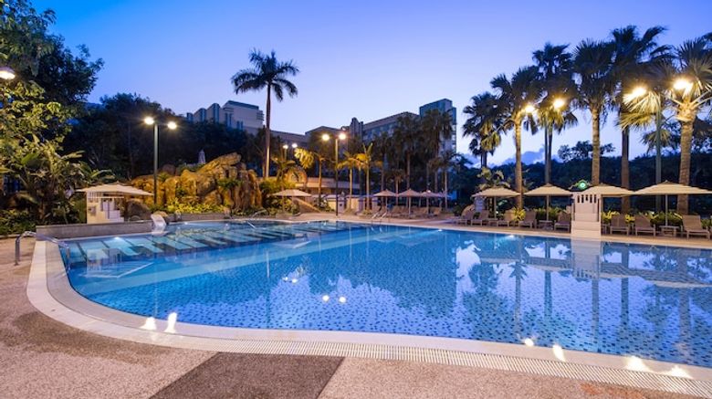 <b>Disney's Hollywood Hotel Pool</b>