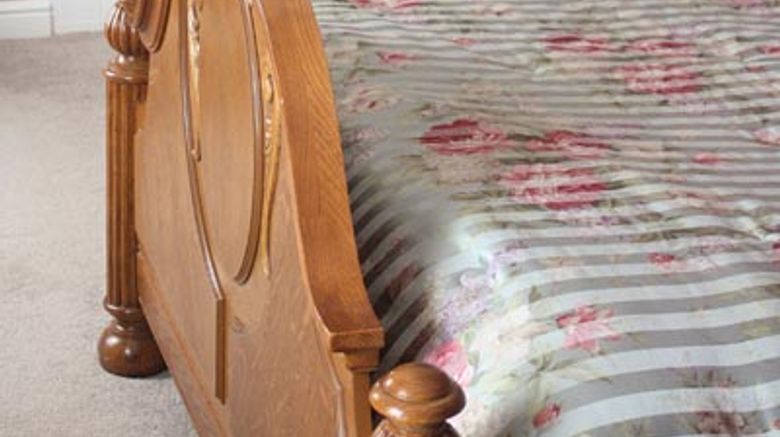 <b>Beech Tree Inn & Cottage Room</b>