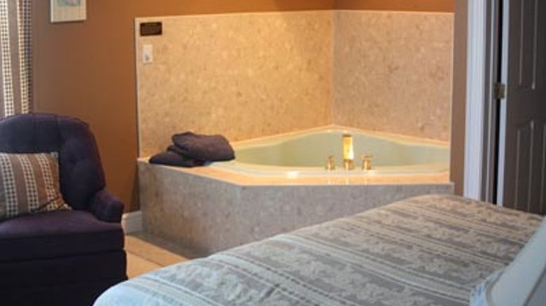 <b>Beech Tree Inn & Cottage Suite</b>