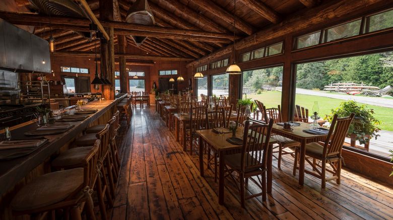 <b>Clayoquot Wilderness Lodge Bar/Lounge</b> <b>Clayoquot Wilderness Lodge Bar/Lounge</b>
