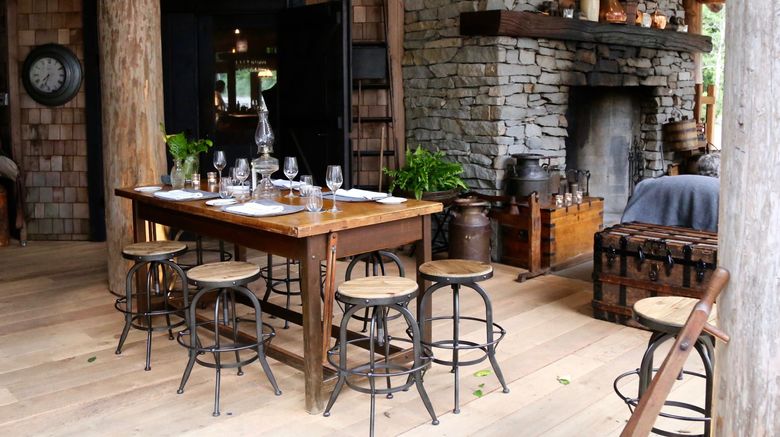 <b>Clayoquot Wilderness Lodge Restaurant</b> <b>Clayoquot Wilderness Lodge Restaurant</b>