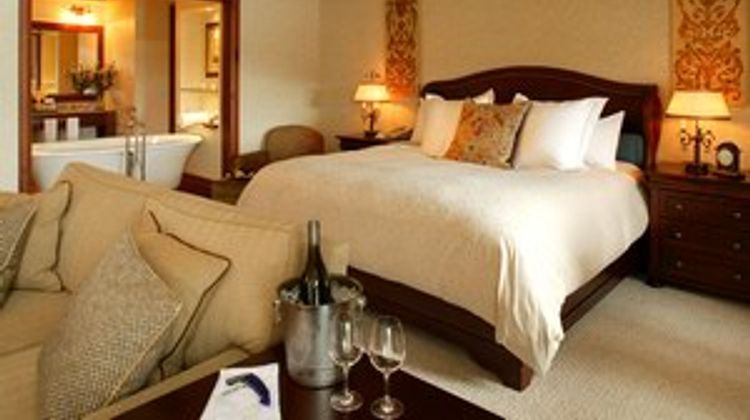 Quintessence Resort Hotel Suite
