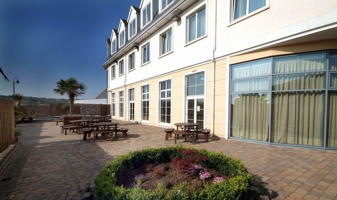 The Carrigaline Court Hotel Exterior