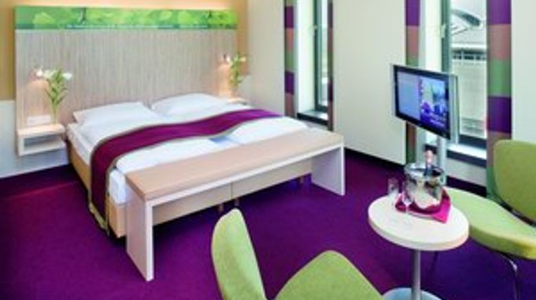 <b>Moevenpick Hotel Frankfurt City Suite</b> <b>Moevenpick Hotel Frankfurt City Suite</b>