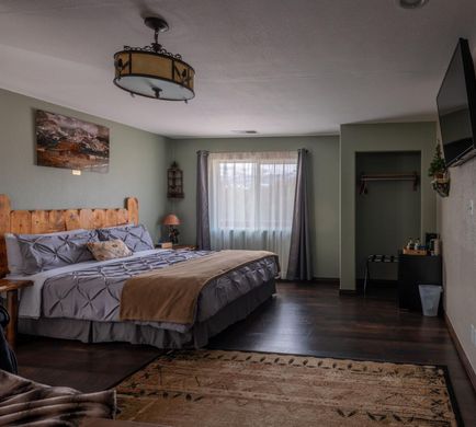 Bryce Trails B & B Room
