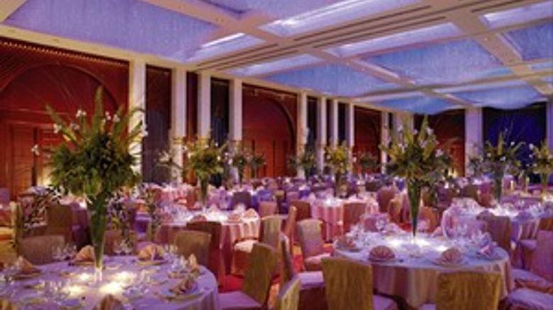 <b>Shangri-La's Barr Al Jissah Resort & Spa Banquet</b> <b>Shangri-La's Barr Al Jissah Resort & Spa Banquet</b>