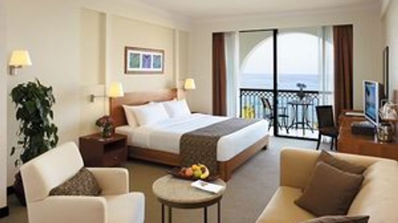 <b>Shangri-La's Barr Al Jissah Resort & Spa Suite</b> <b>Shangri-La's Barr Al Jissah Resort & Spa Suite</b>