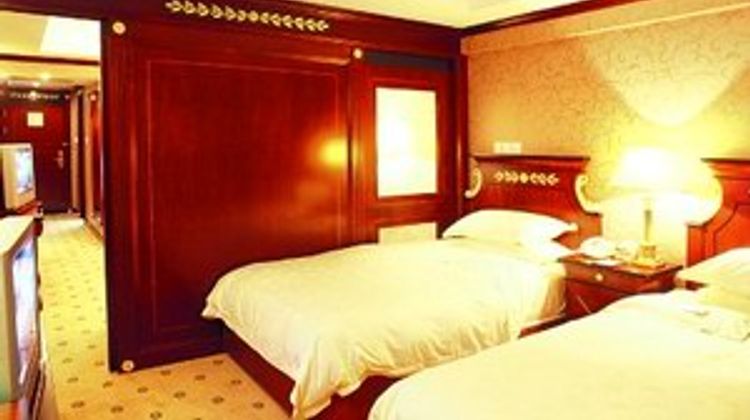 Salvo Hotel Room