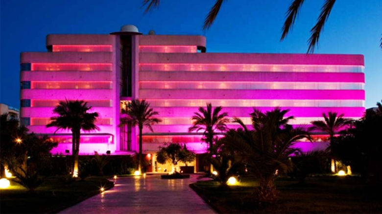 El Hotel Pacha Exterior