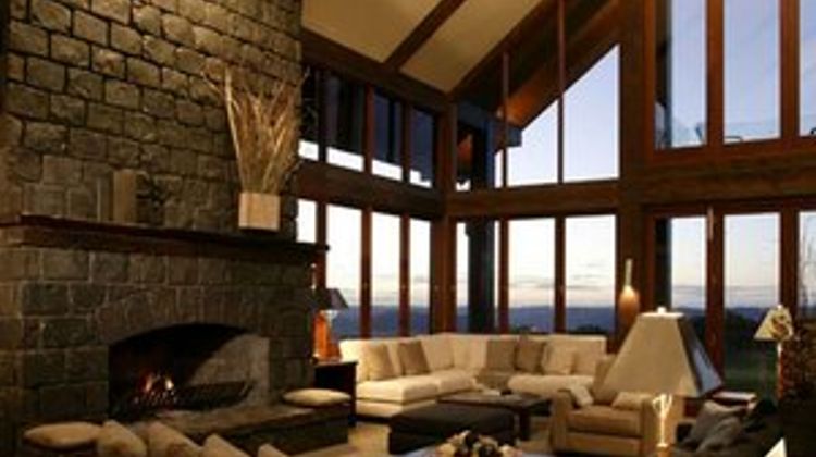 Spicers Peak Lodge Lobby