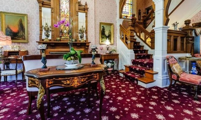 Central Park Bed & Breakfast Lobby