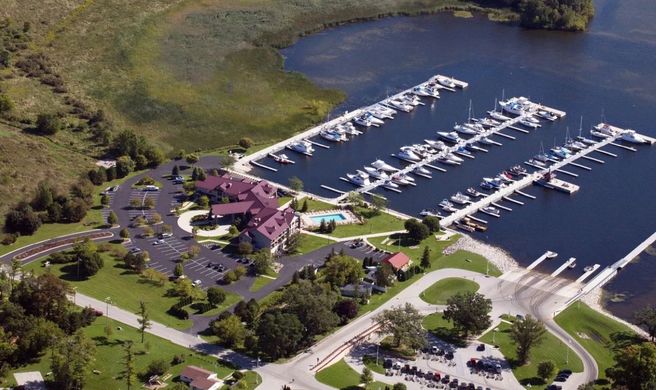 Wave Pointe Resort Exterior