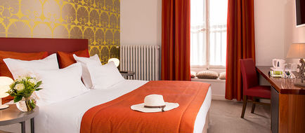 Hotel LeMans Country Club Room