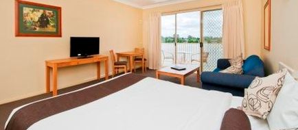 Nagambie Waterfront Motel Room