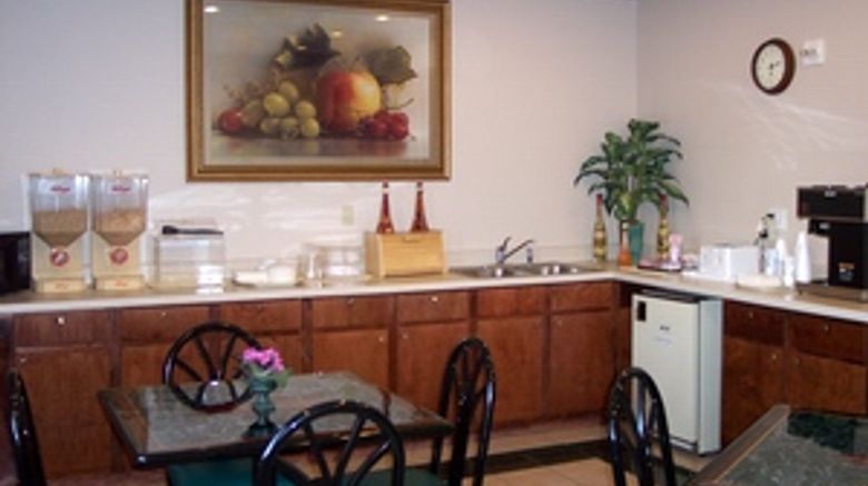 <b>Garden Suites LaPorte Restaurant</b>