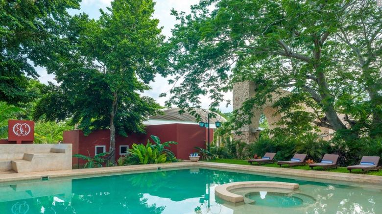 <b>Hacienda Santa Cruz Pool</b>
