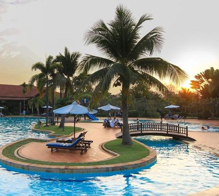 Palace Residence & Villas, Siem Reap Pool