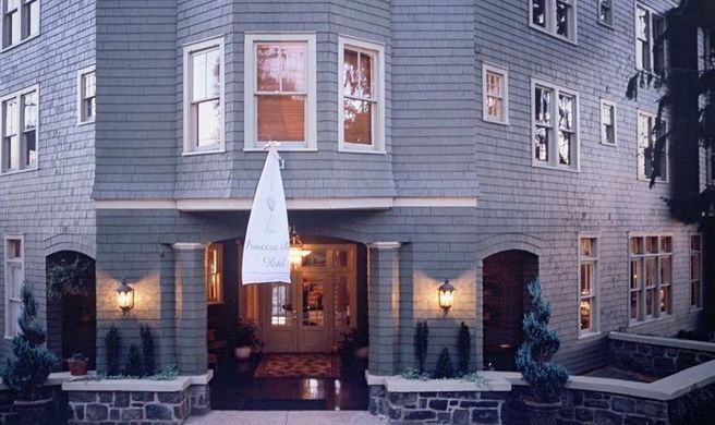 Princess Anne Hotel Exterior