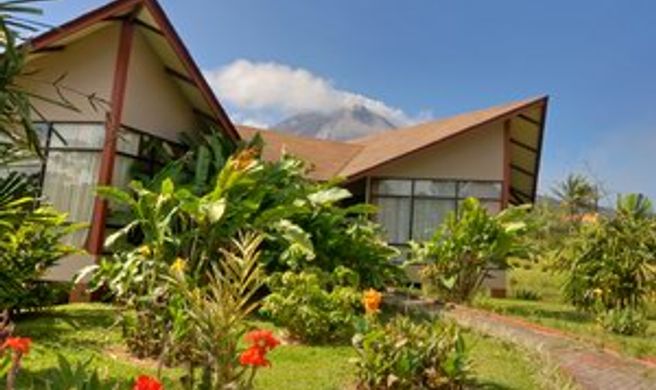 Montana de Fuego Resort & Spa Exterior