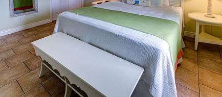 Pineapple Fields Room