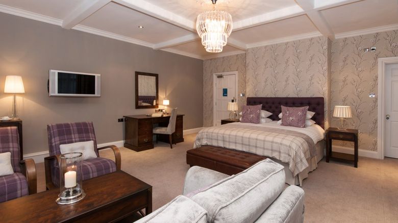 <b>The Manor Elstree Room</b>