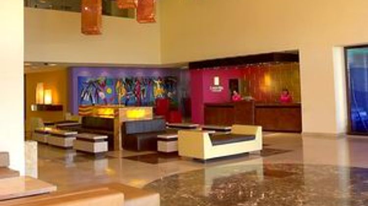 Voco Ciudad Juarez Lobby