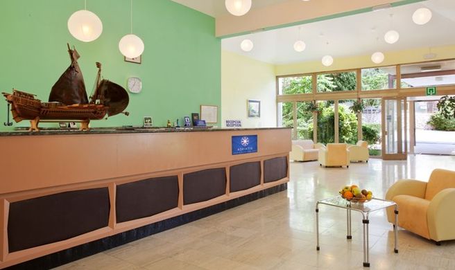 Hotel Laguna Lobby