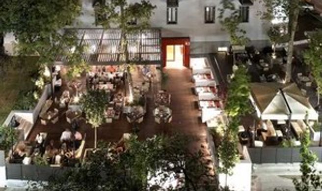 Twentyone Hotel Exterior