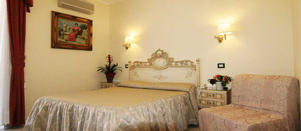 Royal Hotel Room